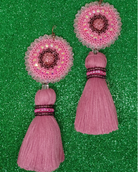Háčkované  dizajnové náušnice "Ružový piesok"